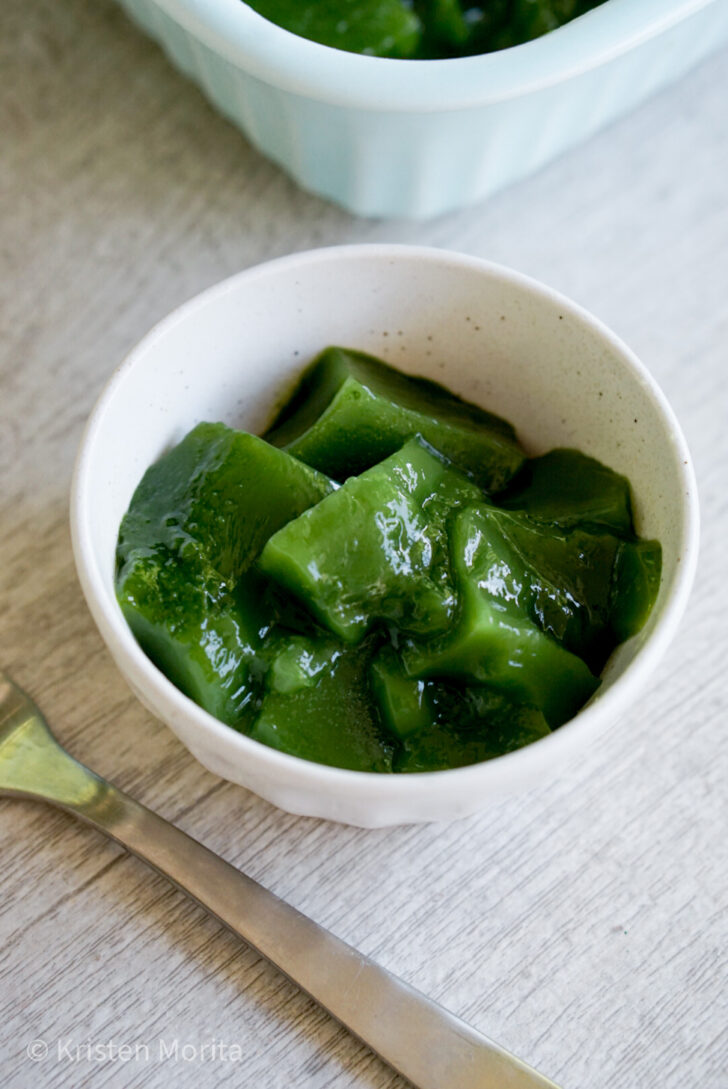 matcha jelly in a serving bowl